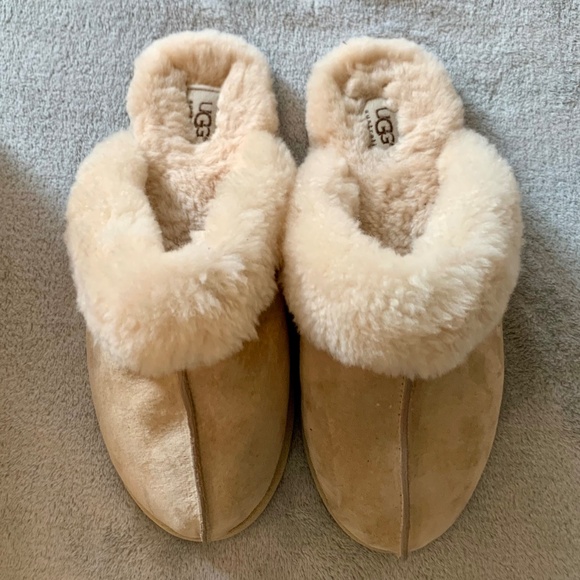 UGG® Women's Scuffette II Shearling Mule Slippers - Women's Size 9 - Picture 1 of 8